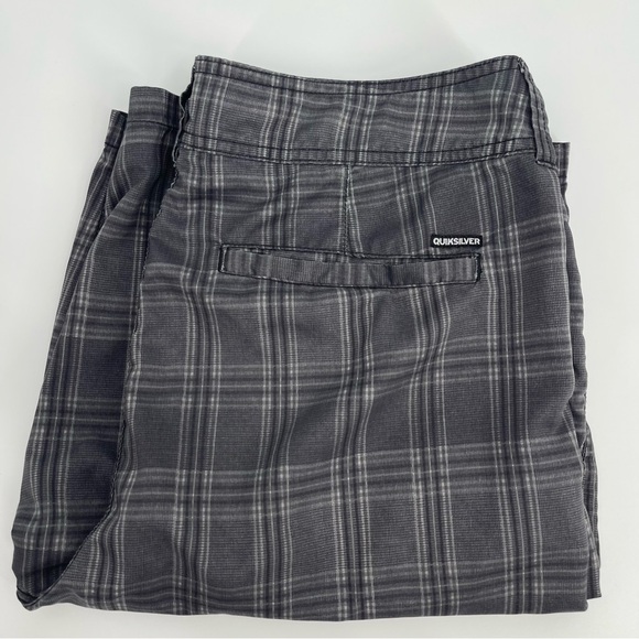 Quiksilver Amphibians Hybrid Men's 32 Gray Plaid Surfer Skater Y2K Swim Trunks - Picture 12 of 12